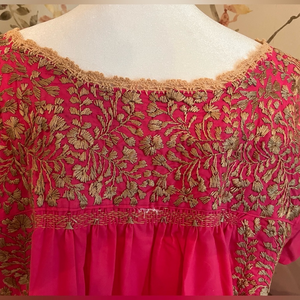 Gorgeous Embroidered Mexican Top in Bright Pink Size Large - Picture 7 of 13